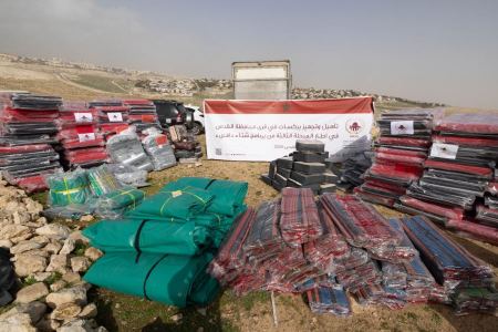 وكالة بيت مال القدس تنفذ المرحلة الثانية من حملة "شتاء دافىء " لفائدة 120 عائلة بدوية جنوب شرق القدس